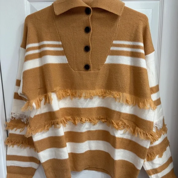 New Easel Camel Button Mock Collar Neckline Fringe Sweater Pullover Small - Picture 3 of 6